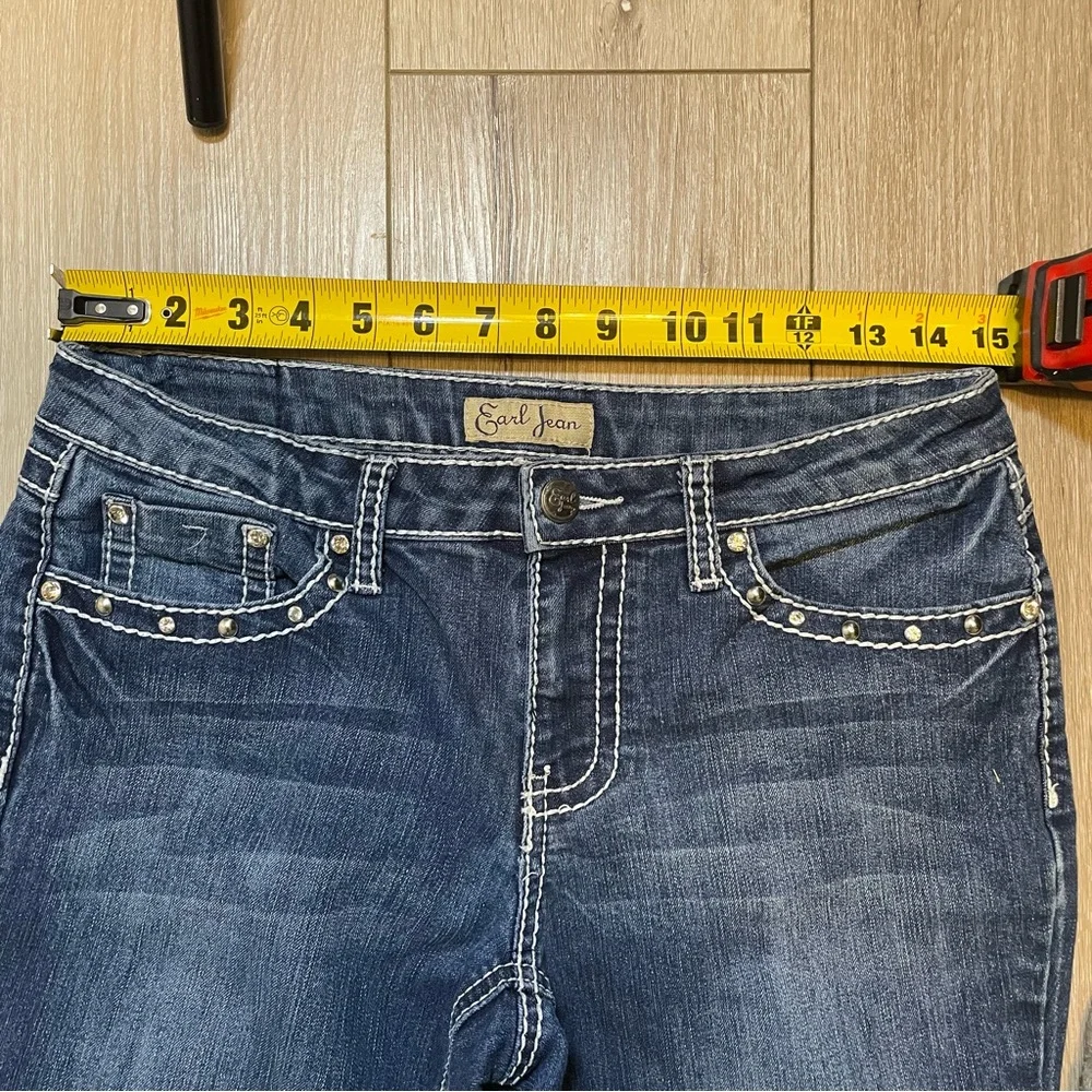 Earl Jeans details brand